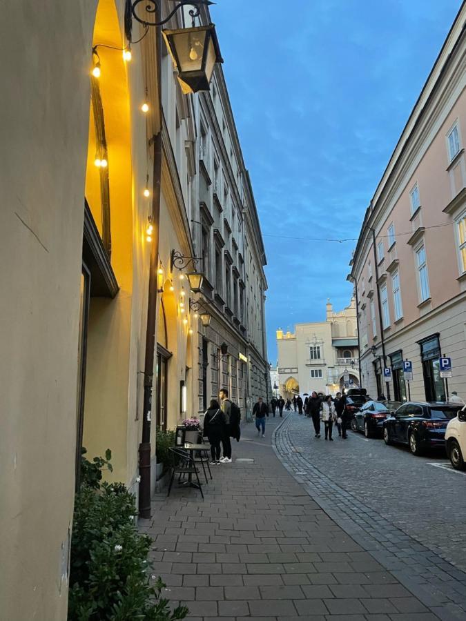 Bracka Main Square Apartments Краков Экстерьер фото